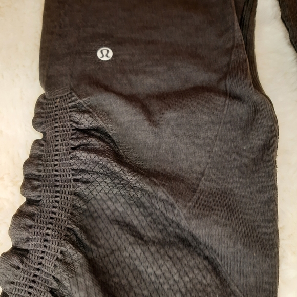 Lululemon Ebb and Flow Crop Charcoal Gray Size 4 - Picture 11 of 14